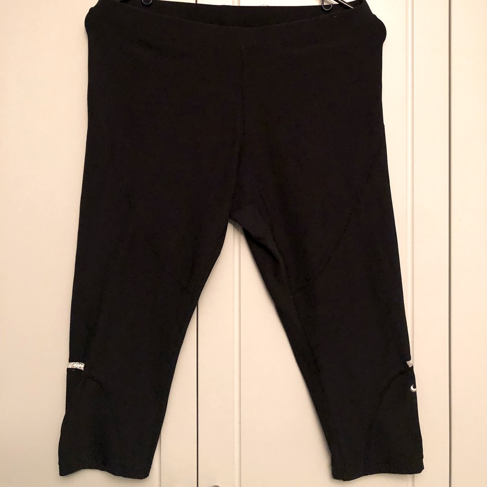 Nike black capris size medium